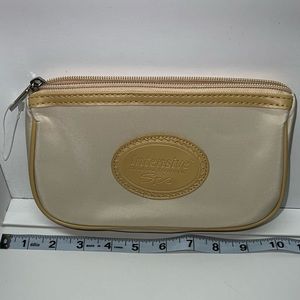 Cosmetic bag
